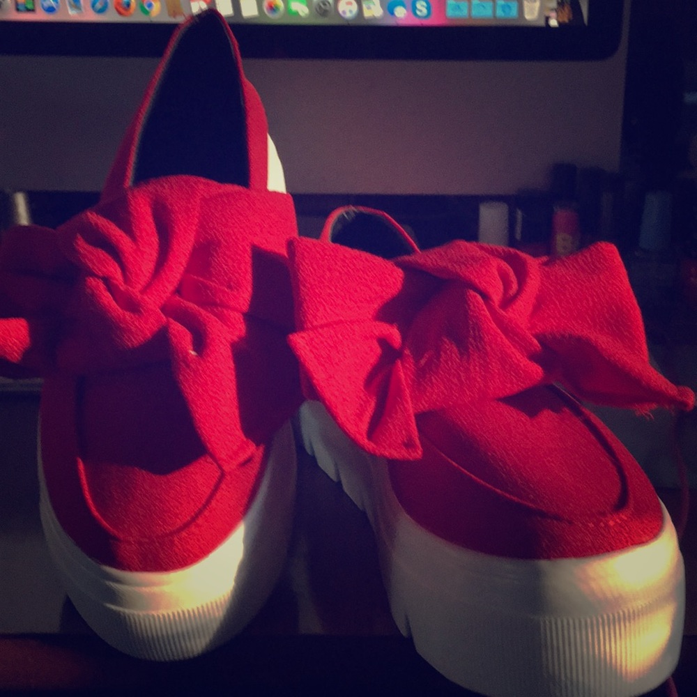 Size 7 platform slip on shoes